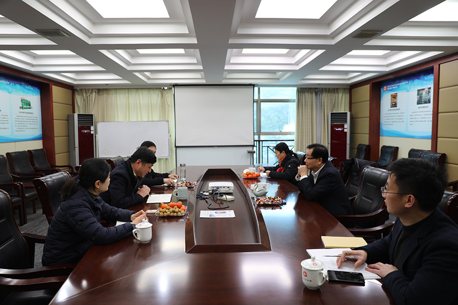 市人大黨組副書記、副主任施根寶蒞臨公司考察.JPG